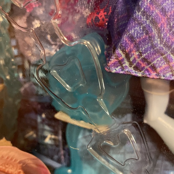 MONSTER HIGH HAUNTED KIYOMI HAUNTERLY - Picture 6 of 13